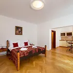 Krumlov Apartment *