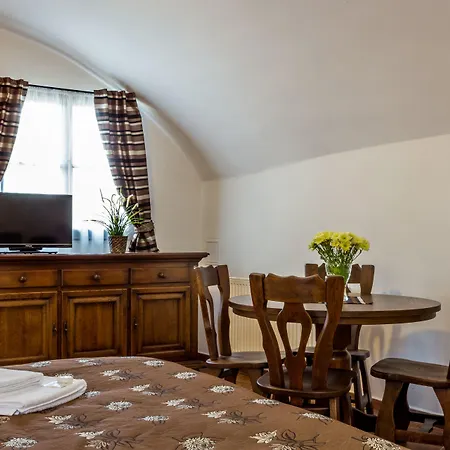 Krumlov Apartman *