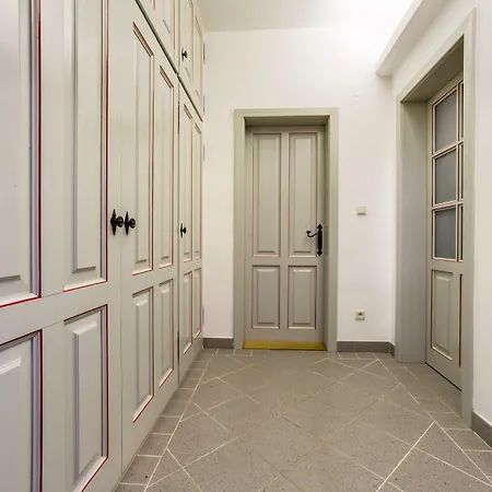 Krumlov Apartman *